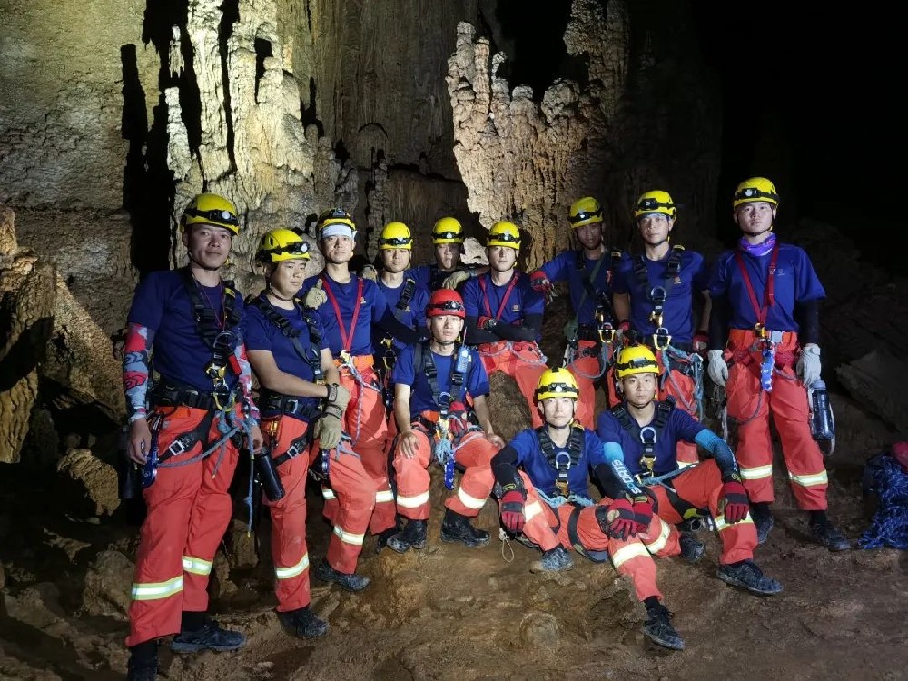 【云南消防总队2021年】成功组织“全国首次”跨省地下150米大深度复杂洞穴救援实战实训